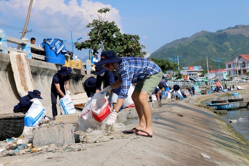 US Consulate General inspires environmental protection in Khanh Hoa